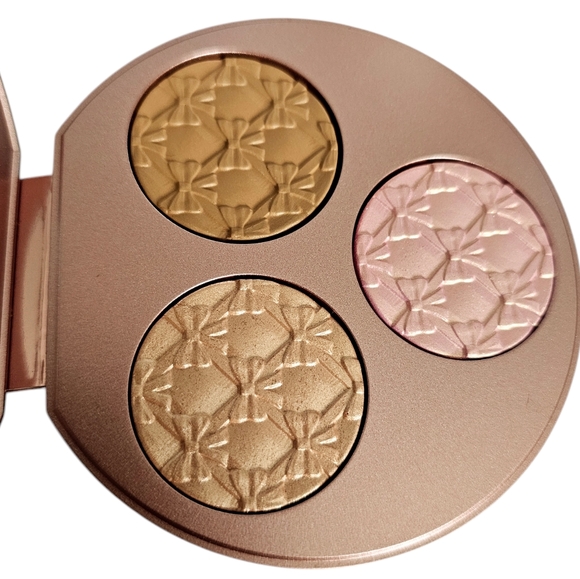 NEW! Mac Cosmetics Effervescence Extra Dimension Face Compact Deep Palette. - Picture 5 of 9